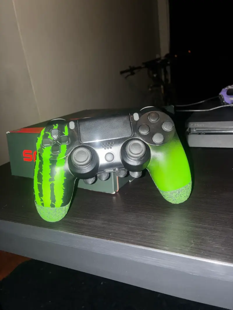 PS4 Slim 500GB + 2 Mandos Originales + HDD 1TB - 3