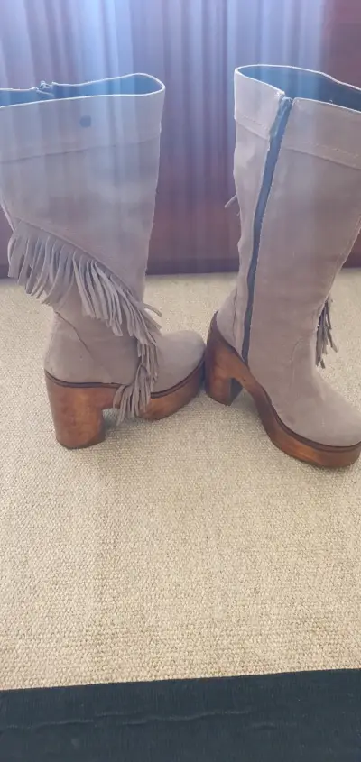 Botas de gamuza con flecos - miniatura 1