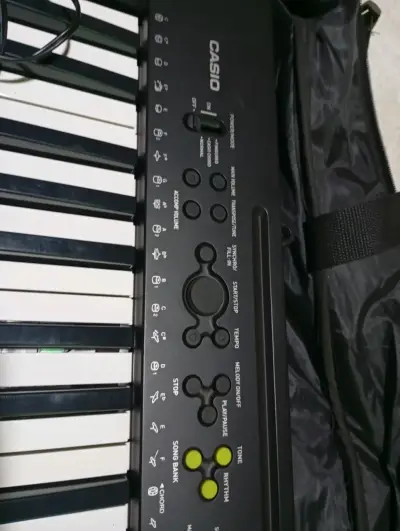 Teclado Casio CTK-245 con estuche - miniatura 2