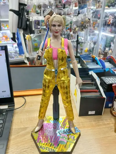 Figura hot toysr Birds of Prey Harley Quinn - miniatura 4