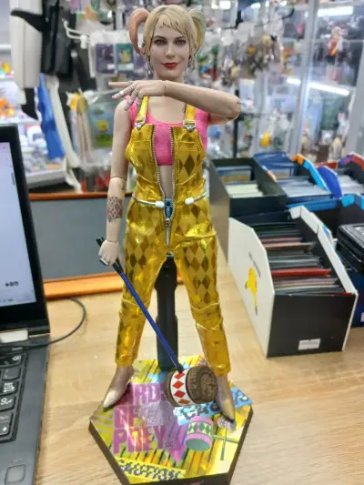 Figura hot toysr Birds of Prey Harley Quinn - miniatura 6