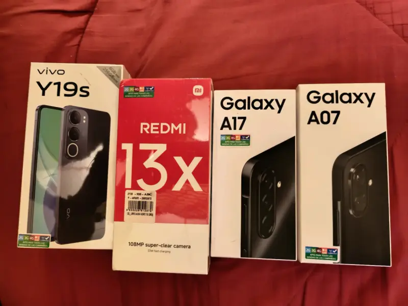 Teléfonos nuevos en caja