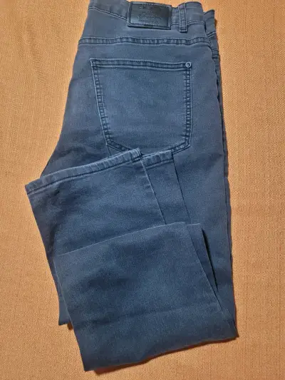 Jeans azul oscuro para hombre - miniatura 1