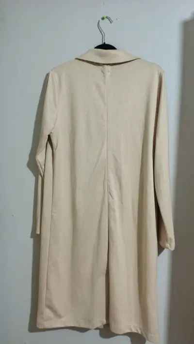 Abrigo beige talla L - miniatura 3