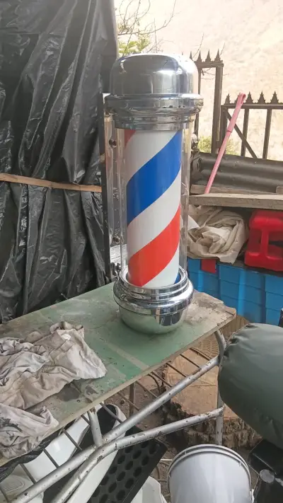 Letrero de barbería clásico - miniatura 1