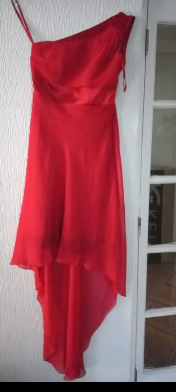 Vestido rojo asimétrico - 2