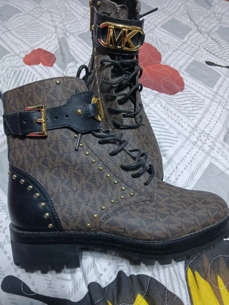 Botines con logo metálico - 2