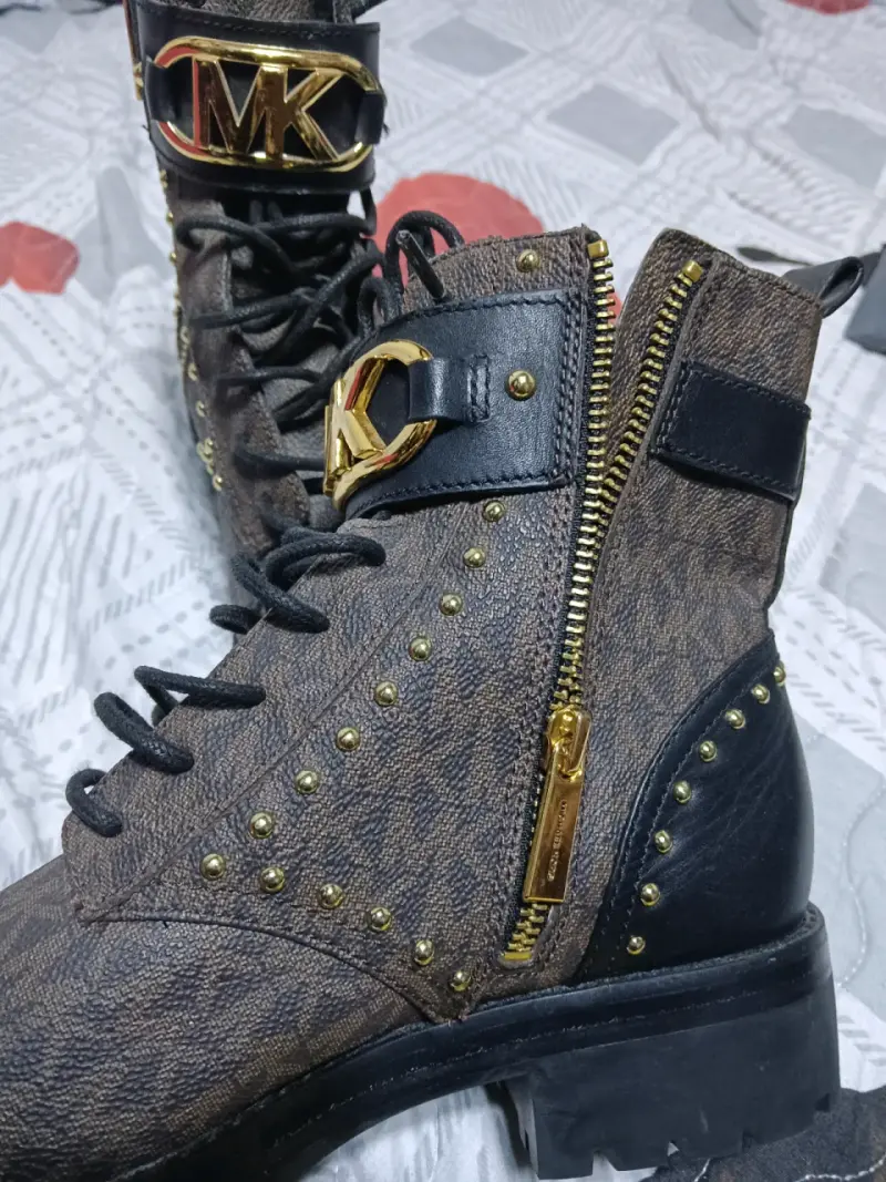 Botines con logo metálico - 3
