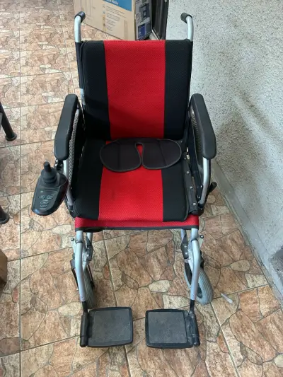Silla de ruedas eléctrica - miniatura 2
