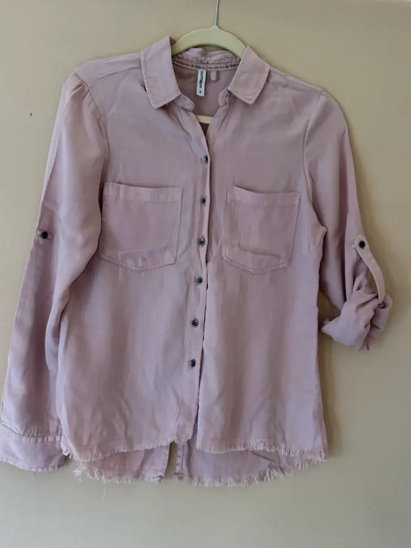 Blusa rosa con bolsillos - 1