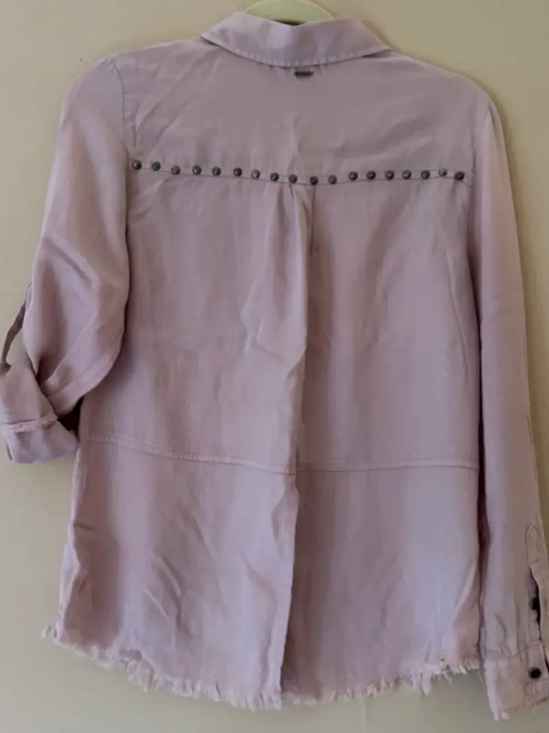 Blusa rosa con bolsillos - 2