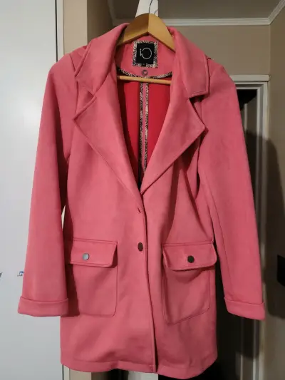 Abrigo rosa elegante - miniatura 1