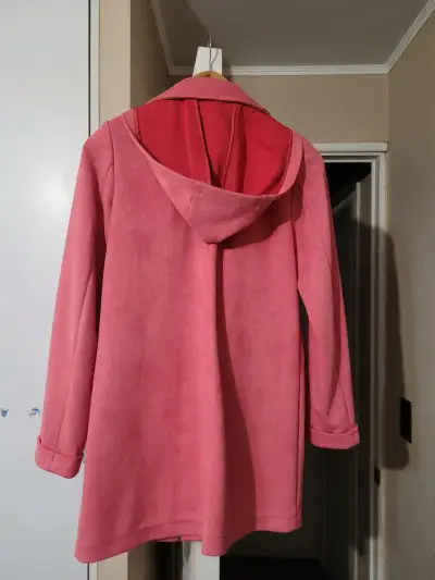 Abrigo rosa elegante - miniatura 2