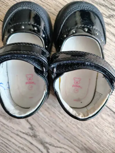 Zapatos de charol para niña - miniatura 3