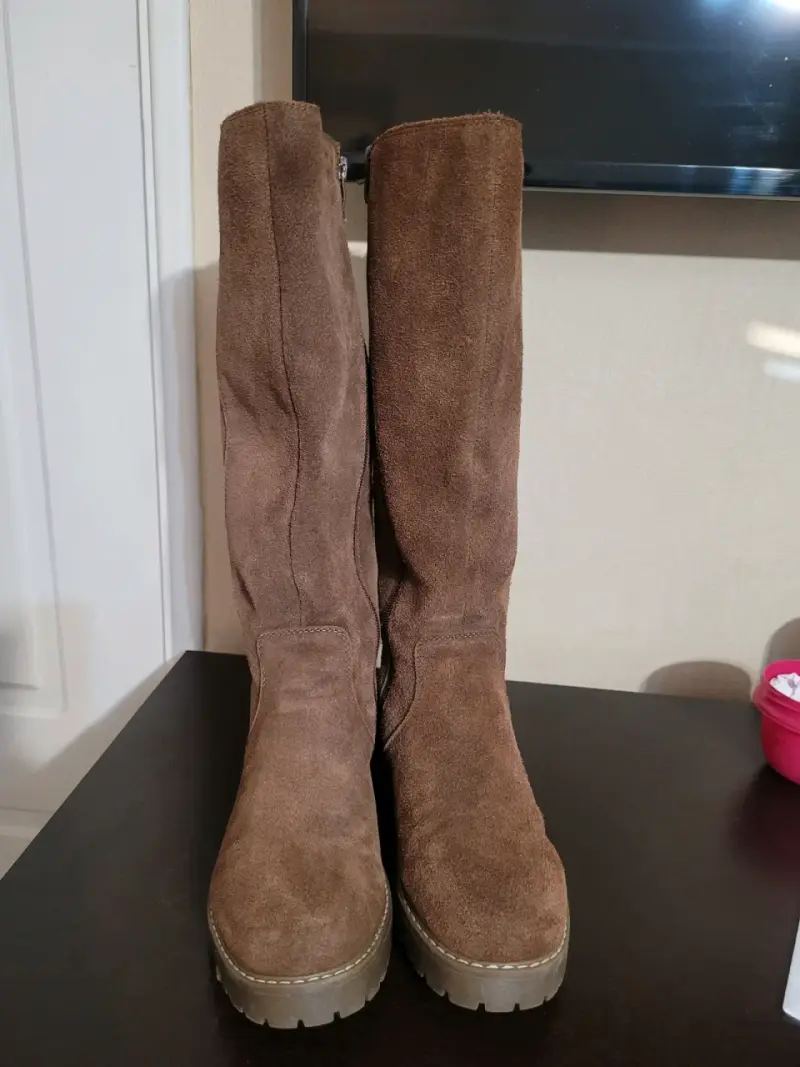 Botas de gamuza café - 4