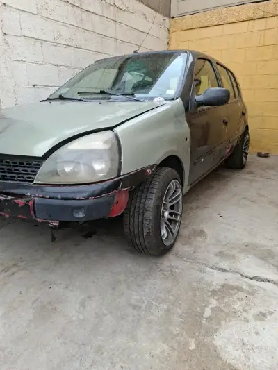 Auto compacto usado - miniatura 1