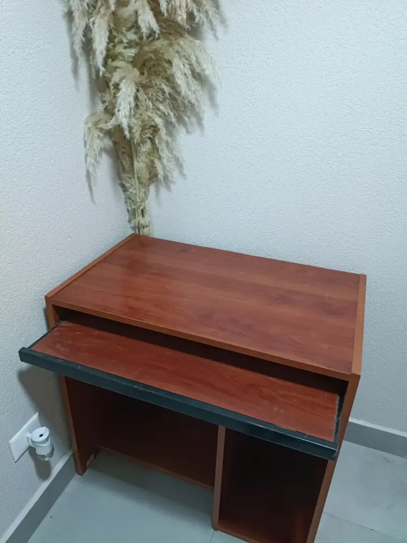 Escritorio de madera compacto - 3