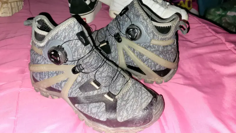 Zapatillas deportivas gris y negro - 2