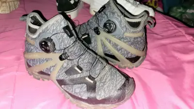 Zapatillas deportivas gris y negro - miniatura 2