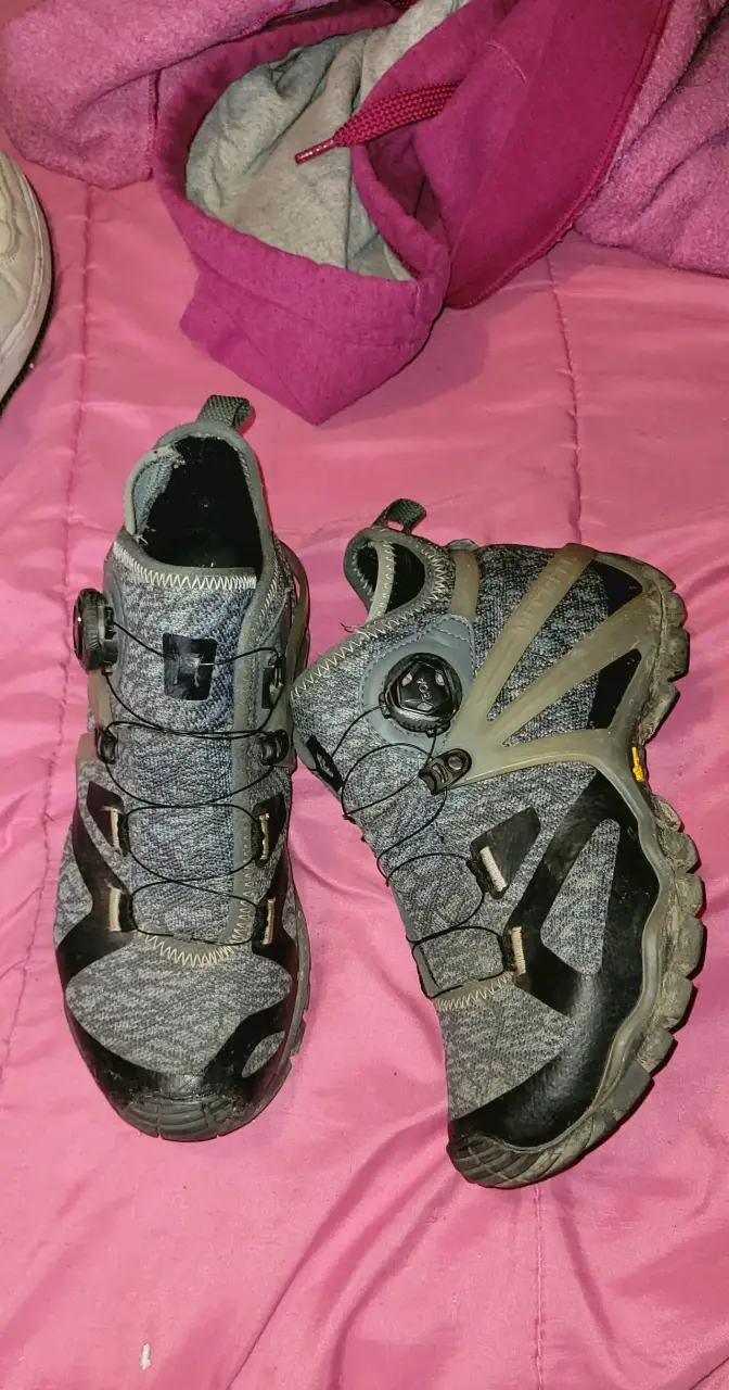 Zapatillas deportivas gris y negro - 6