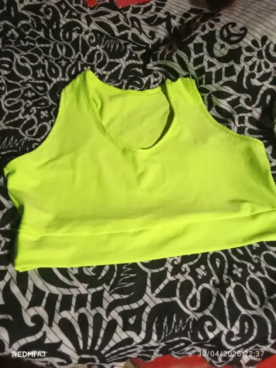 Conjunto deportivo amarillo - miniatura 1