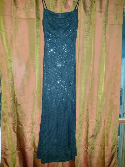 Vestido largo con lentejuelas - miniatura 1