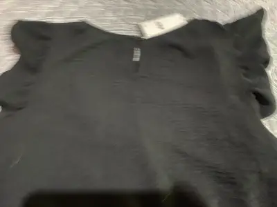 Blusa negra manga corta - miniatura 1