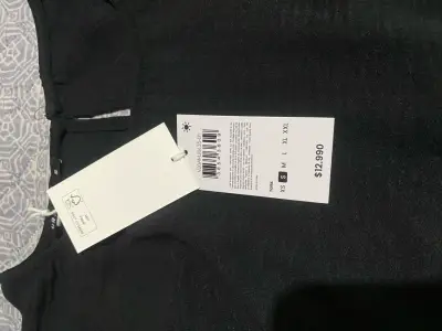 Blusa negra manga corta - miniatura 2