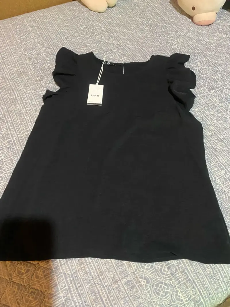 Blusa negra manga corta - 4