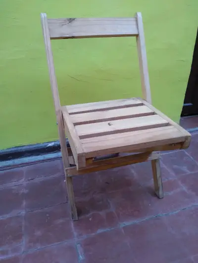 2 Sillas plegable de madera - miniatura 1