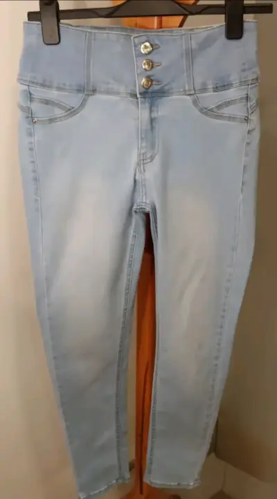 Mossimo Talla 40 -Jeans de tiro alto celestes - miniatura 1
