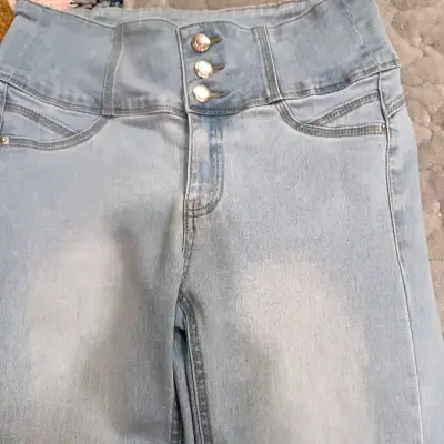 Mossimo Talla 40 -Jeans de tiro alto celestes - miniatura 3