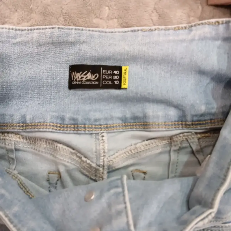 Mossimo Talla 40 -Jeans de tiro alto celestes - 4