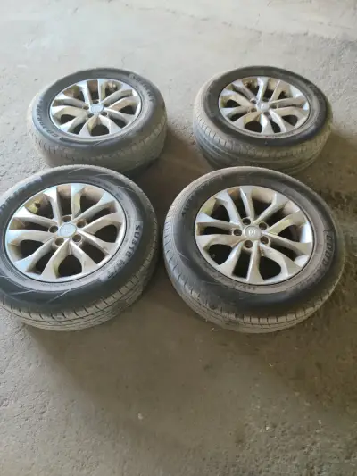 Llanta de auto Hyundai 17  pulgadas - miniatura 2