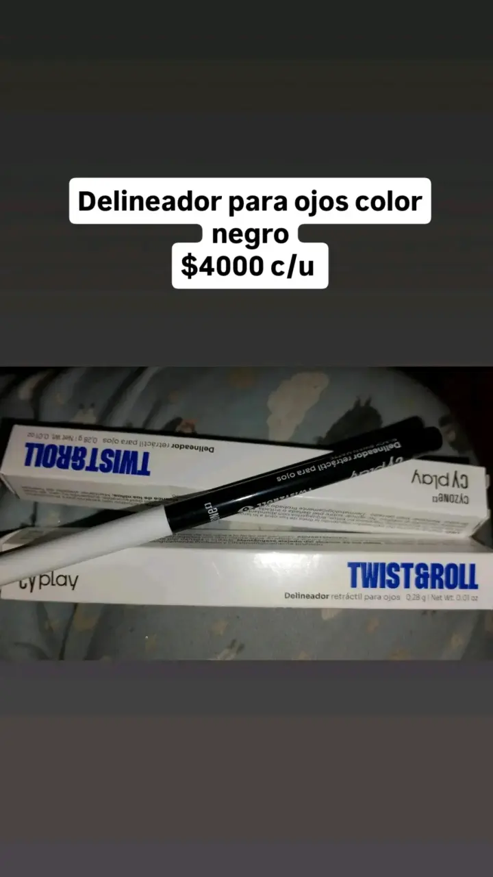 Delineador negro retráctil