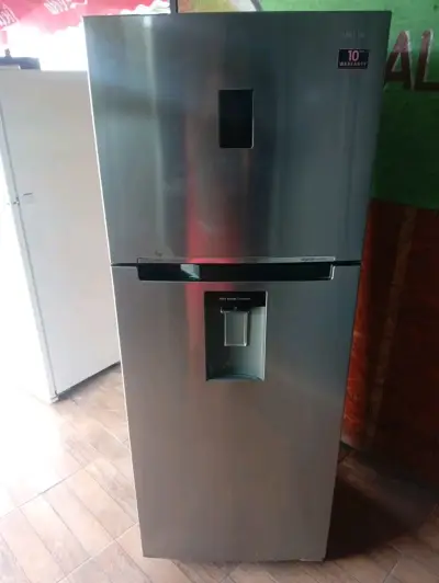 Refrigerador de acero inoxidable Samsung - miniatura 1