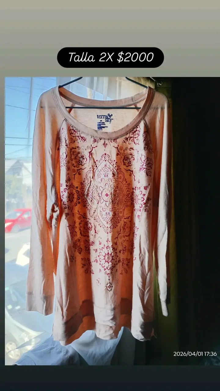 Poleron manga larga beige estampada