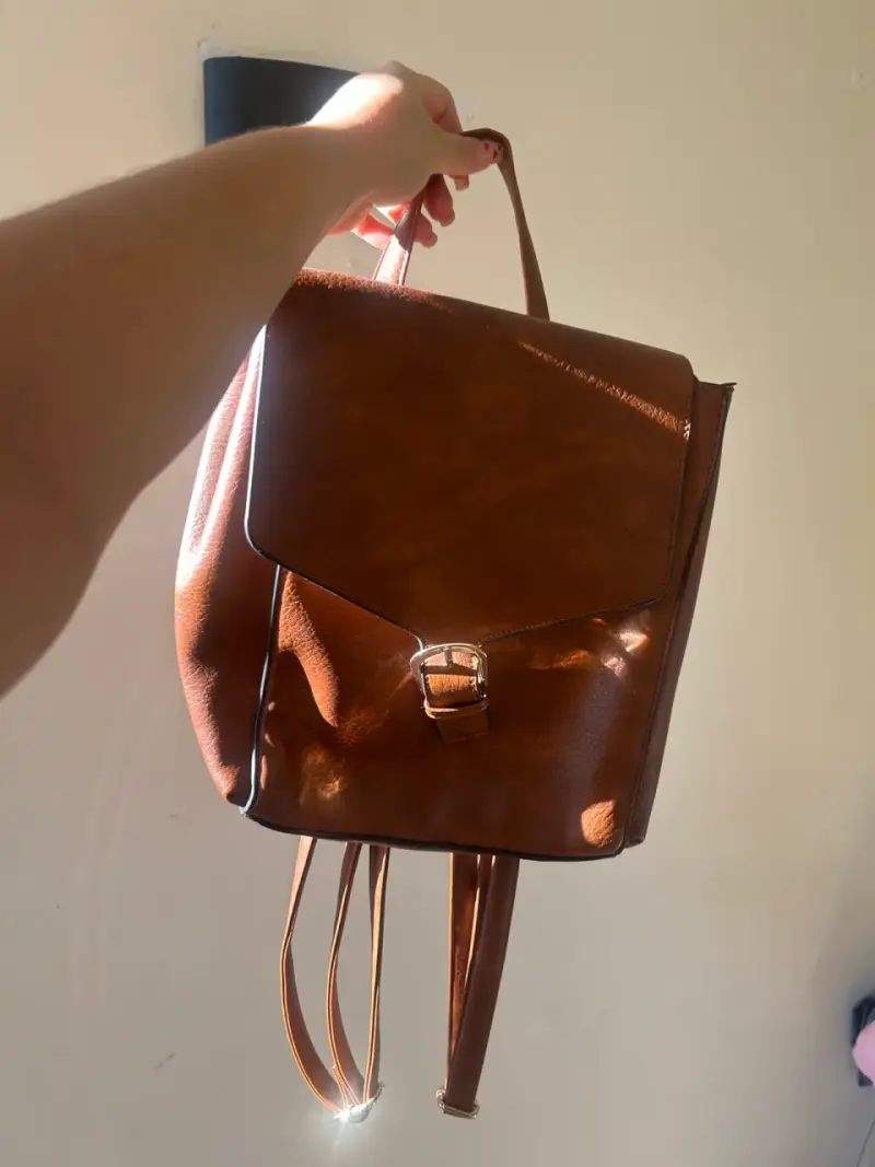 Mochila de cuero marrón