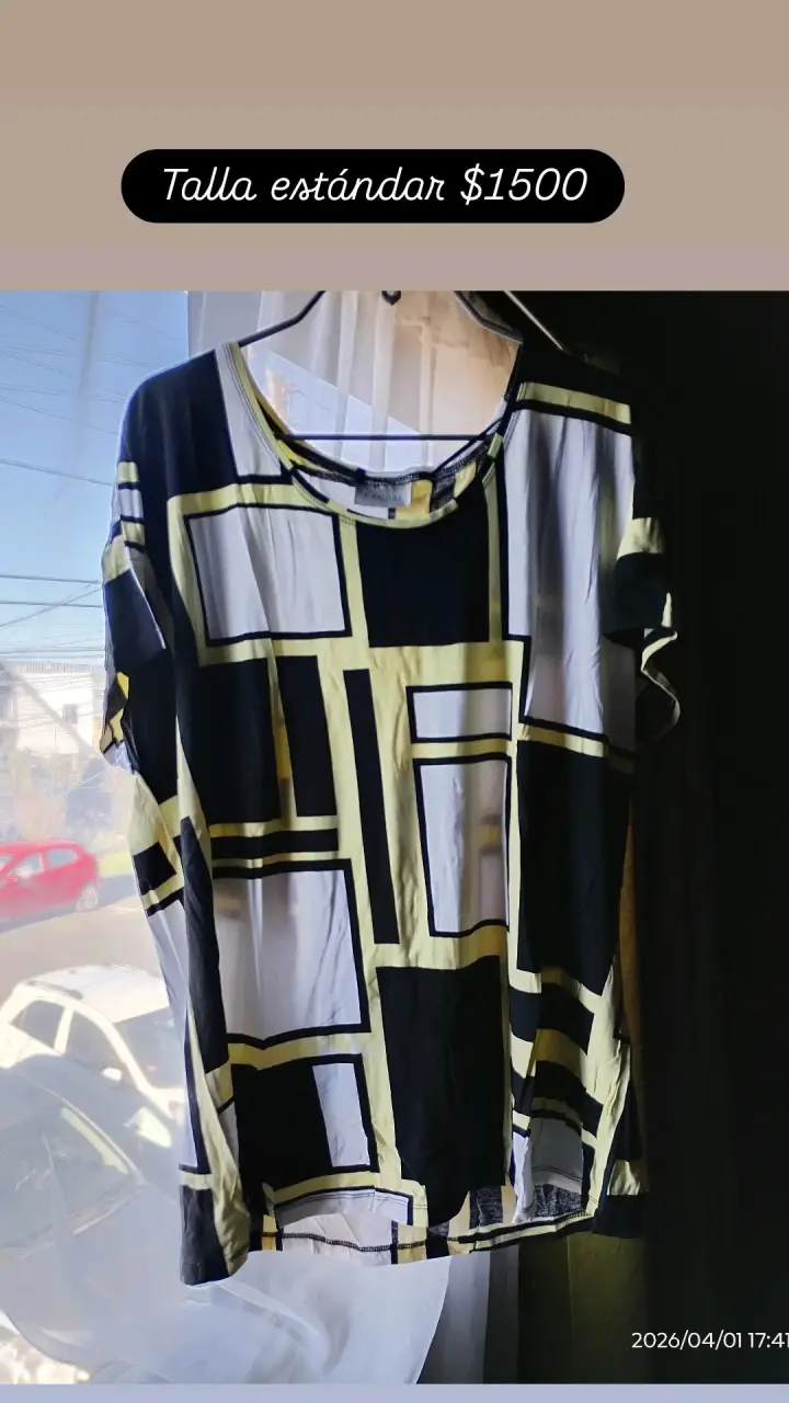 Polera abstracta amarilla y negra