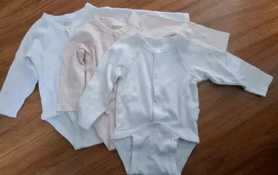 Pijama enterizo blanco bebé - miniatura 3