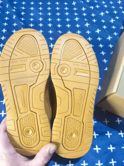 Zapatillas niño nuevas color camel - miniatura 3