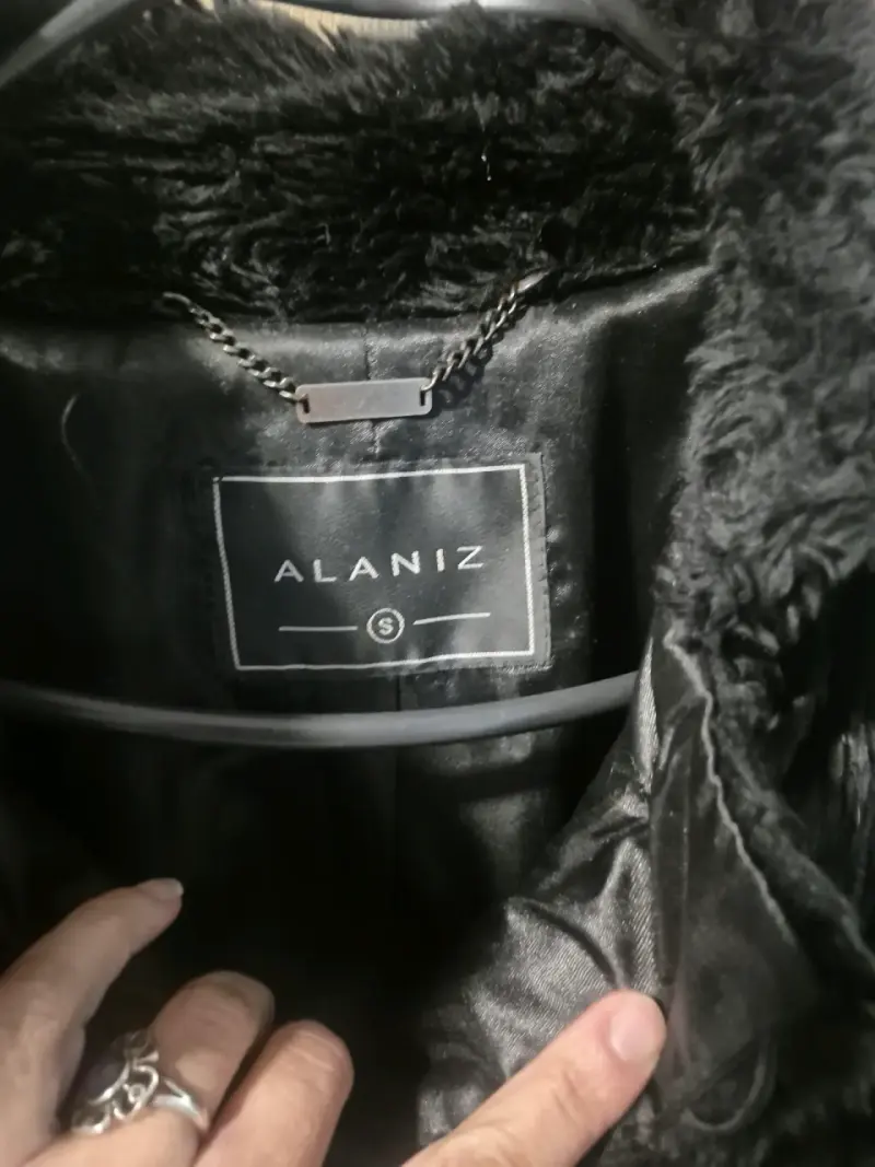 Abrigo de piel sintética negro Alaniz - 1