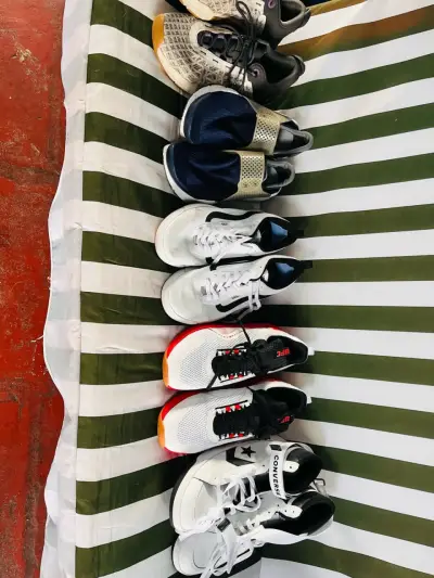 Lote de zapatillas deportivas - miniatura 1