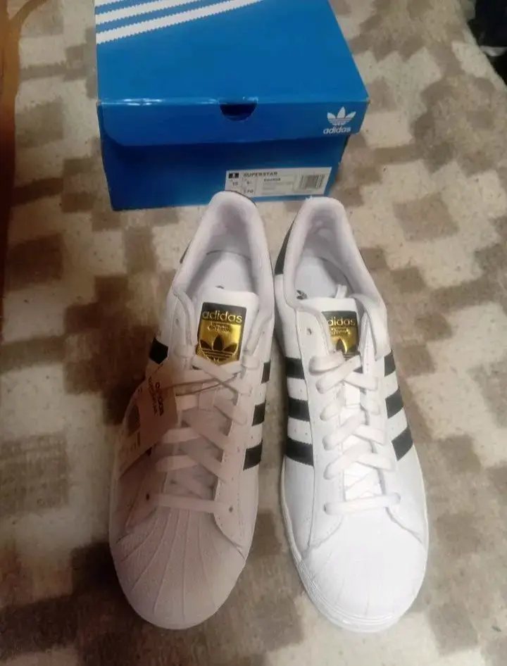 Zapatillas Adidas Superstar blancas - 1