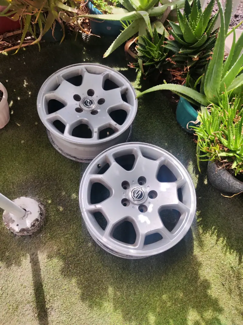 Llantas de aleación plateadas