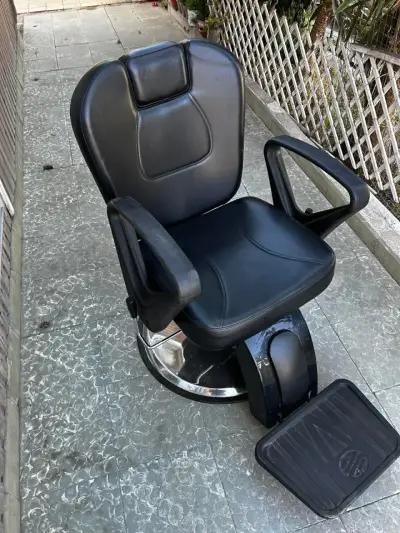 Silla de barbería negra ajustable - miniatura 1