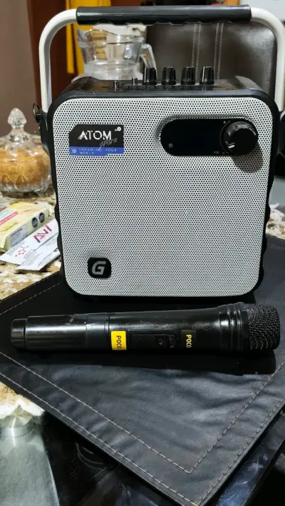 Parlante con micrófono portátil Master g - miniatura 1