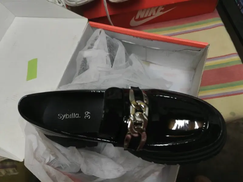 Mocasines negros con cadena - 3