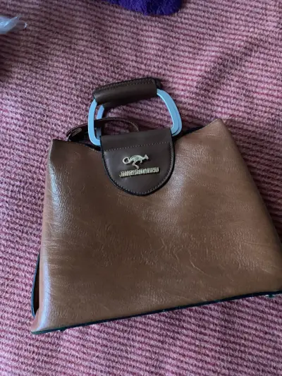 Cartera marrón con correa larga - miniatura 2