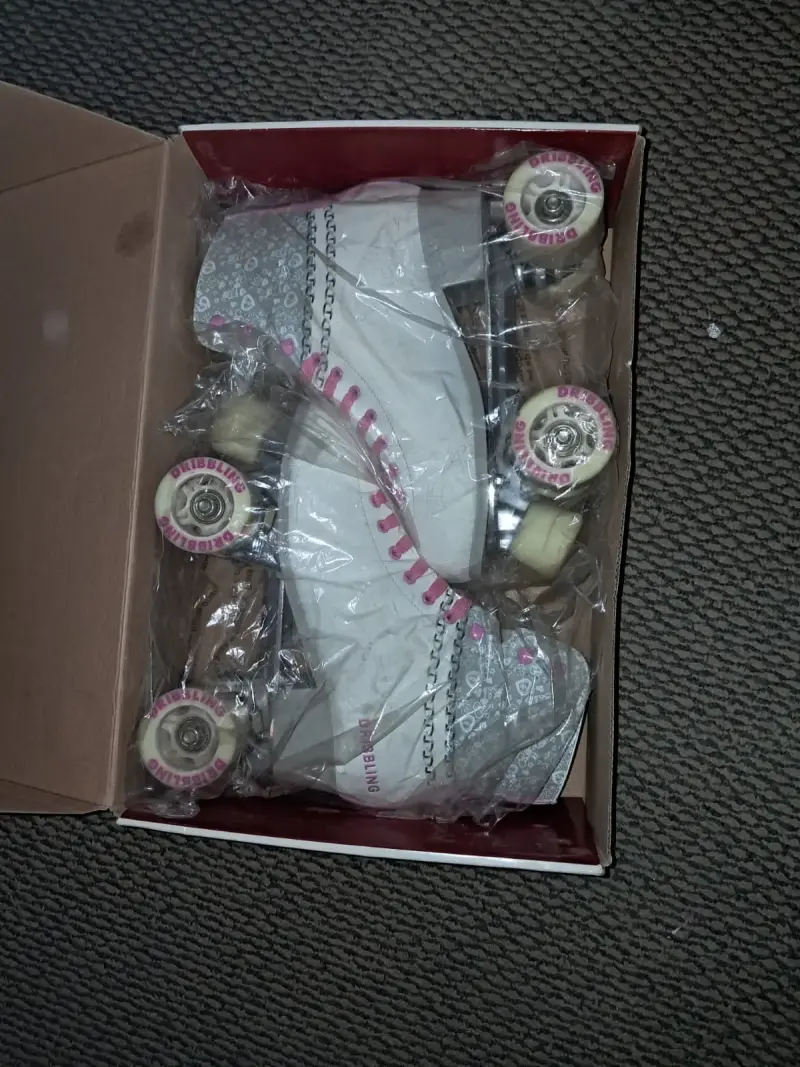 Patines roller blancos y rosas - 1